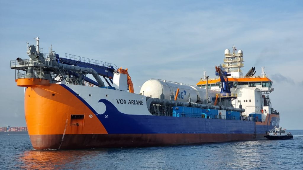 Van Oord christens LNG-fueled dredger Vox Ariane in Rotterdam 1
