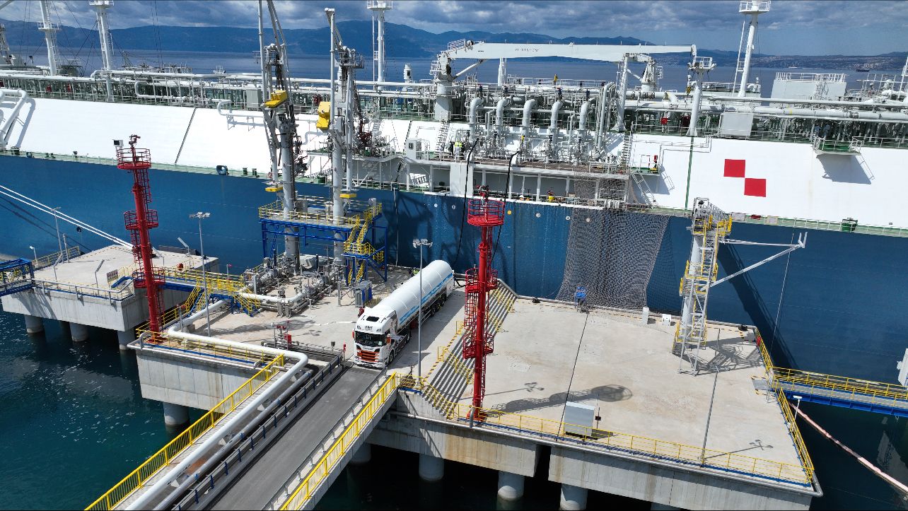 Croatian FSRU in LNG truck loading milestone