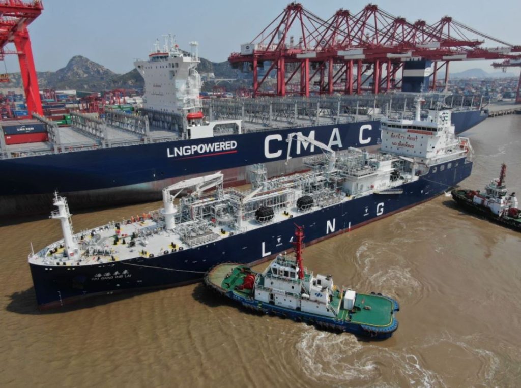 World’s largest LNG bunkering vessel fuels CMA CGM Dignity in Shanghai