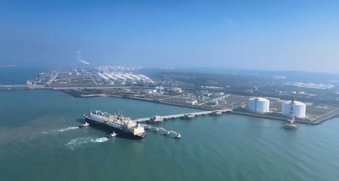China’s January-July LNG imports drop 20.3 percent