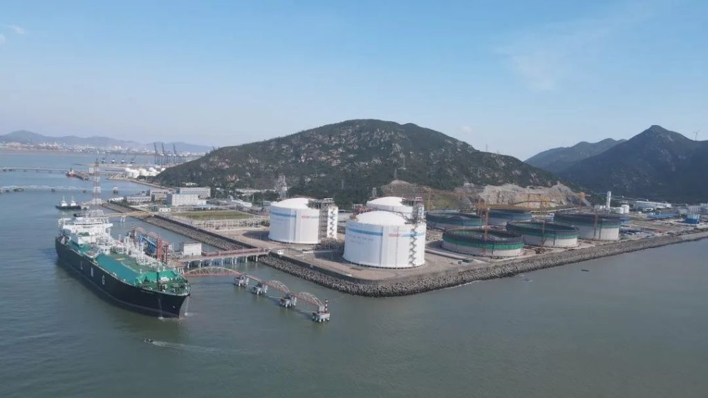 CNOOC: construction progresses on giant  Zhuhai LNG tanks