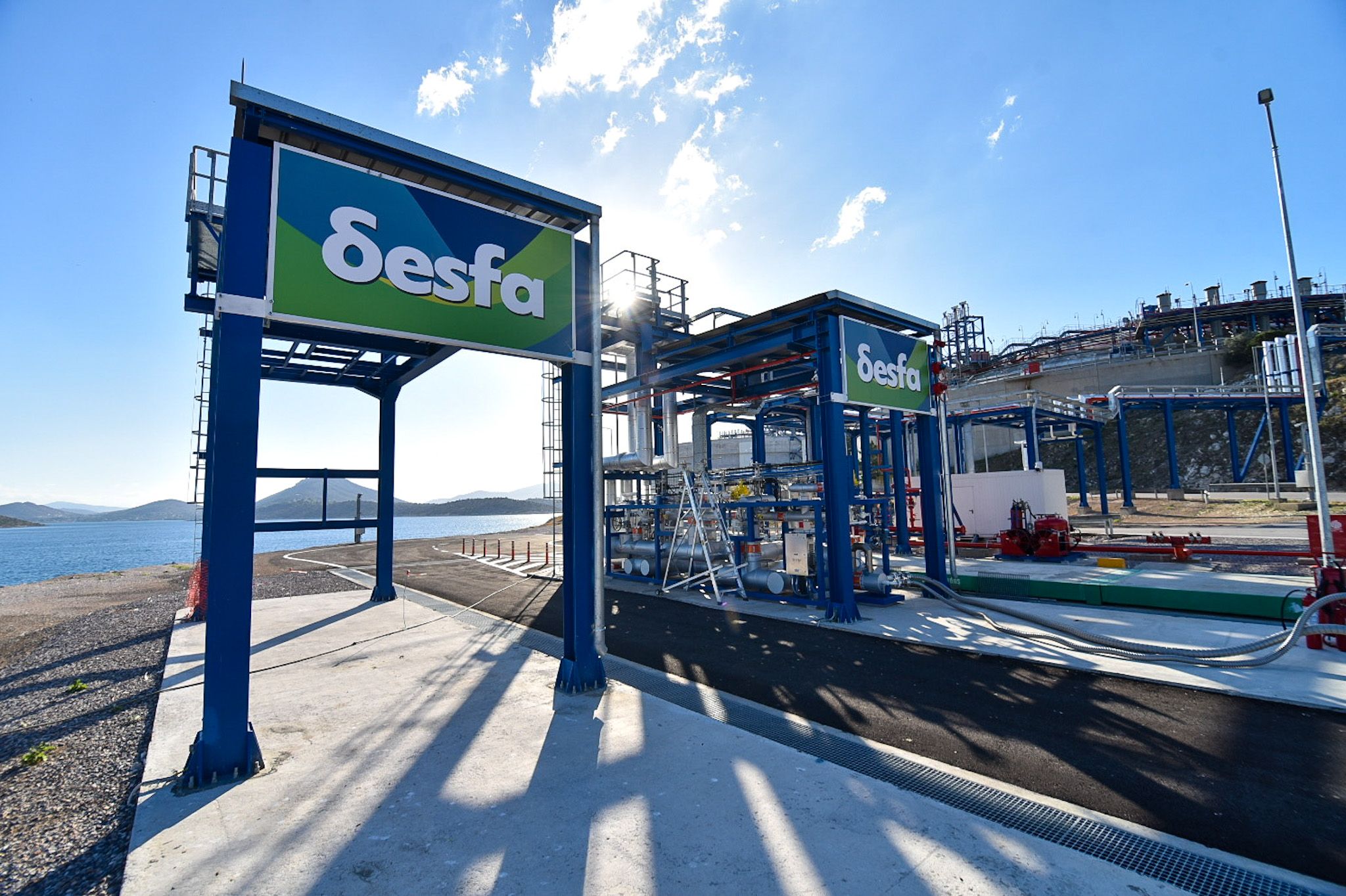 DESFA launches Revithoussa LNG truck loading station