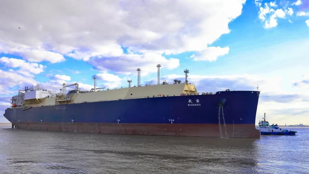 Hudong-Zhonghua kicks of work on LNG carrier, LNG-powered containership
