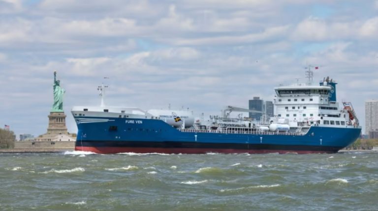Furetank sells two LNG-powered tankers to Neste