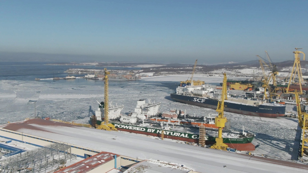 Zvezda delivers LNG-powered tanker to Sovcomflot