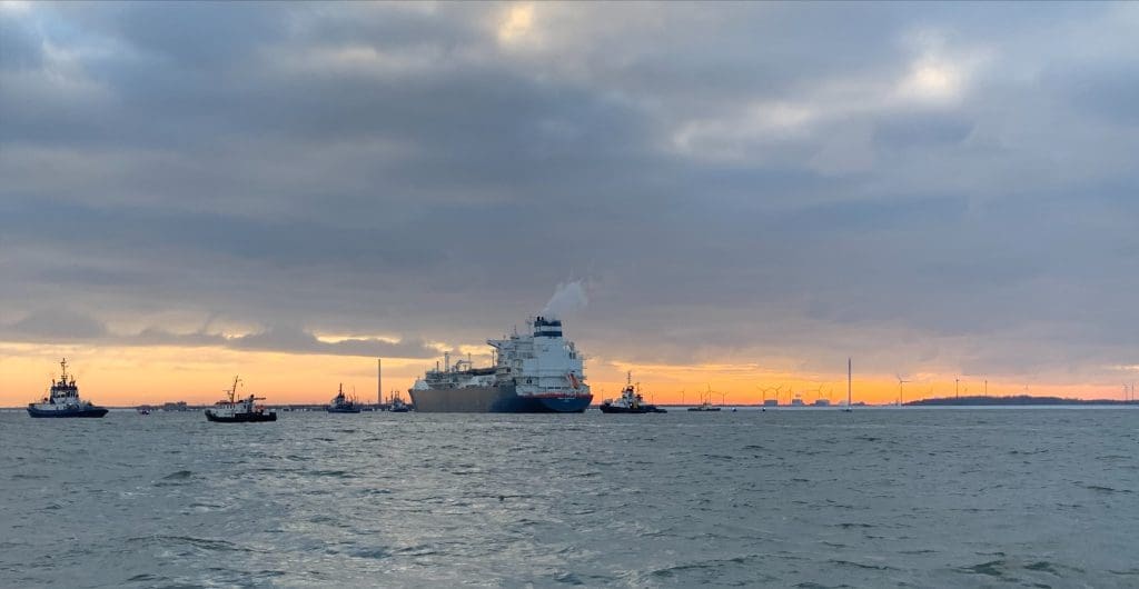 Germany's Uniper says Hoegh’s FSRU arrives in Wilhelmshaven