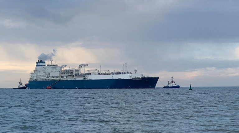 Germany's Uniper says Hoegh’s FSRU arrives in Wilhelmshaven