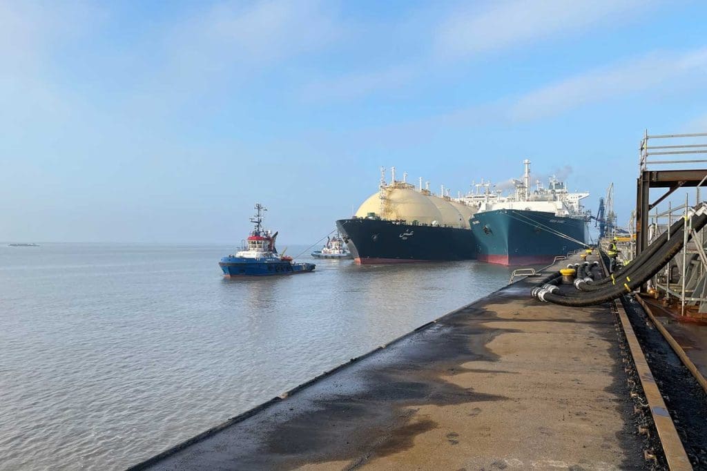 Germany's Brunsbuettel FSRU welcomes first LNG carrier