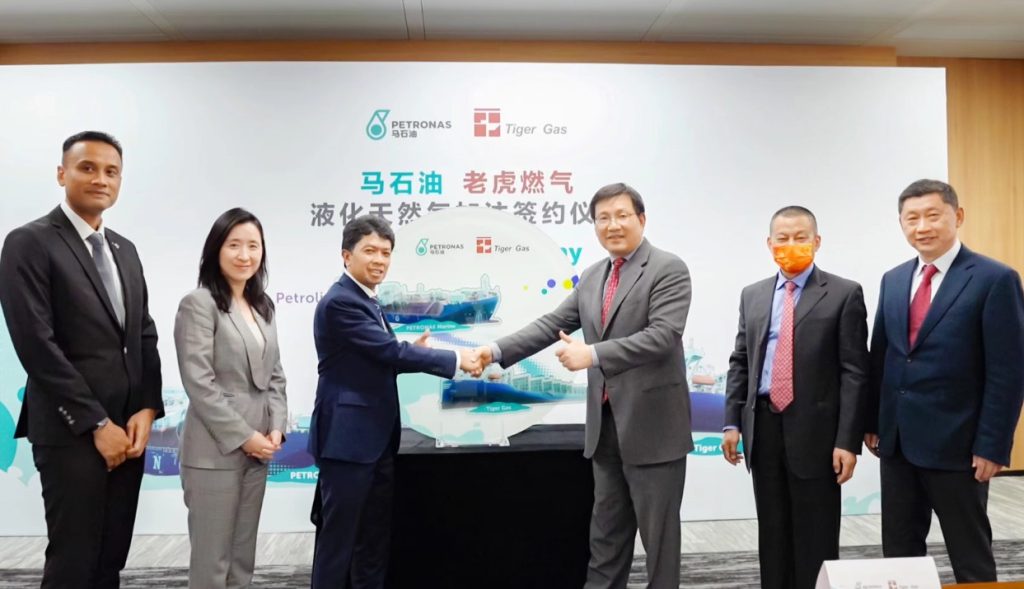 Petronas, Tiger Gas complete first LNG bunkering op