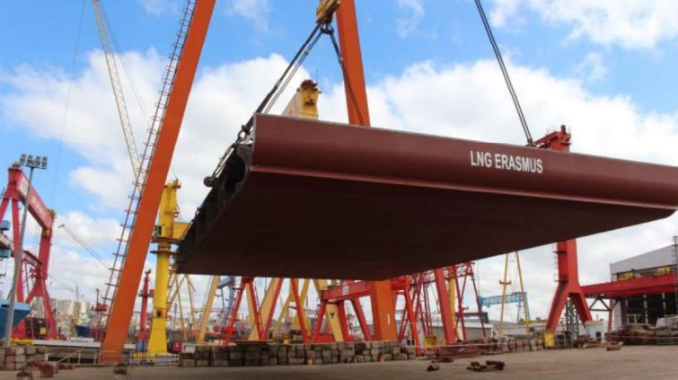 Shell teams up with Victrol and Sogestran for another LNG bunkering barge