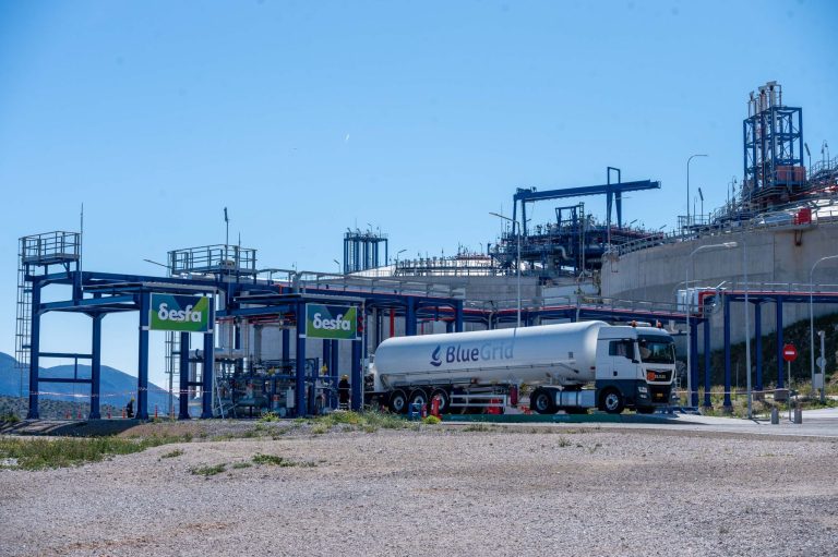 Blue Grid, Mytilineos wrap up first LNG truck loading op at Revithoussa terminal