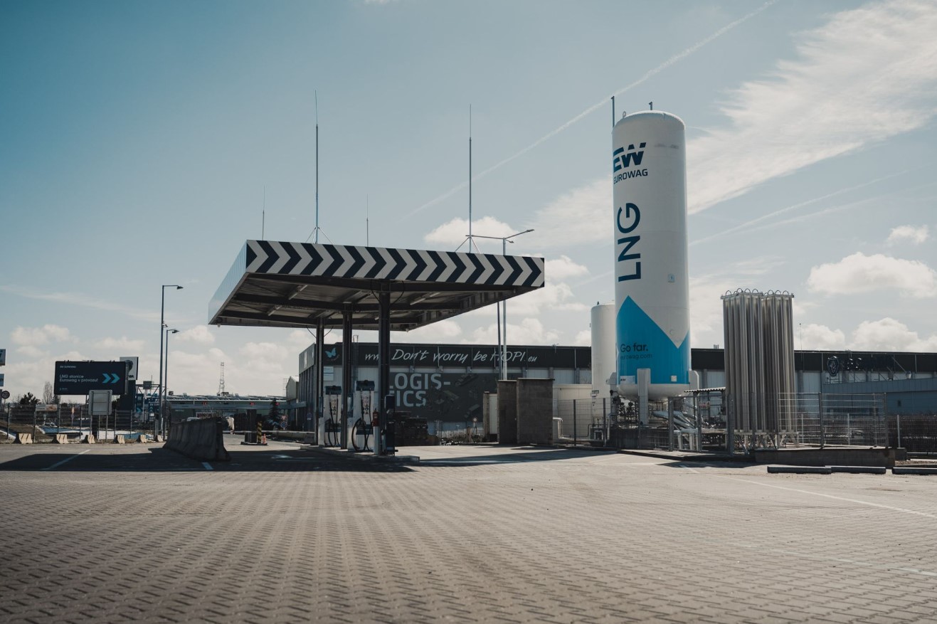 Eurowag launches two Czech LNG fueling stations