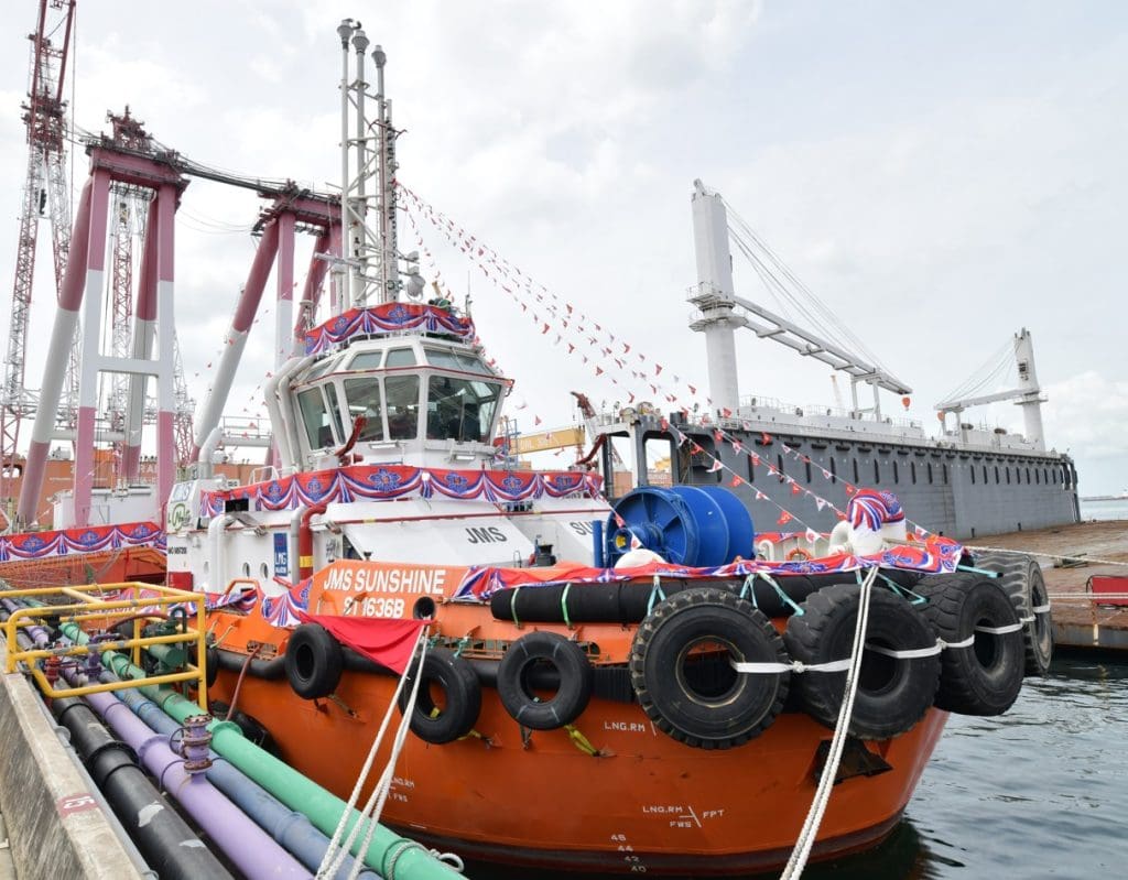 Singapore's Pavilion bunkers Sembcorp Marine's LNG tug