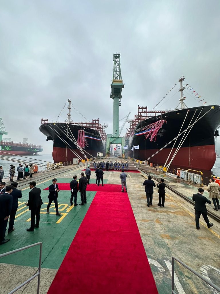Seaspan, ZIM name two LNG-powered containerships in South Korea