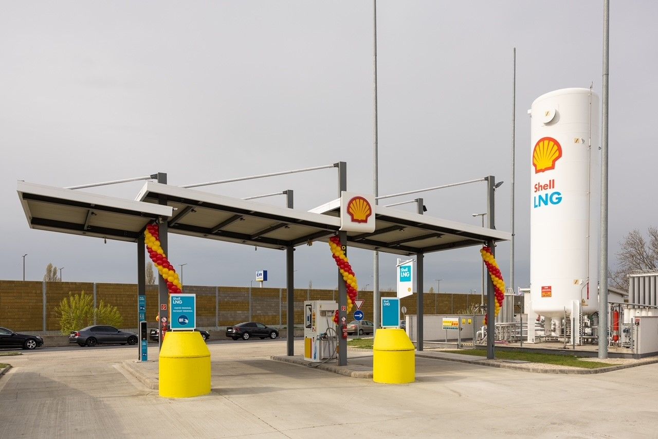 Shell launches first LNG fueling station in Hungary