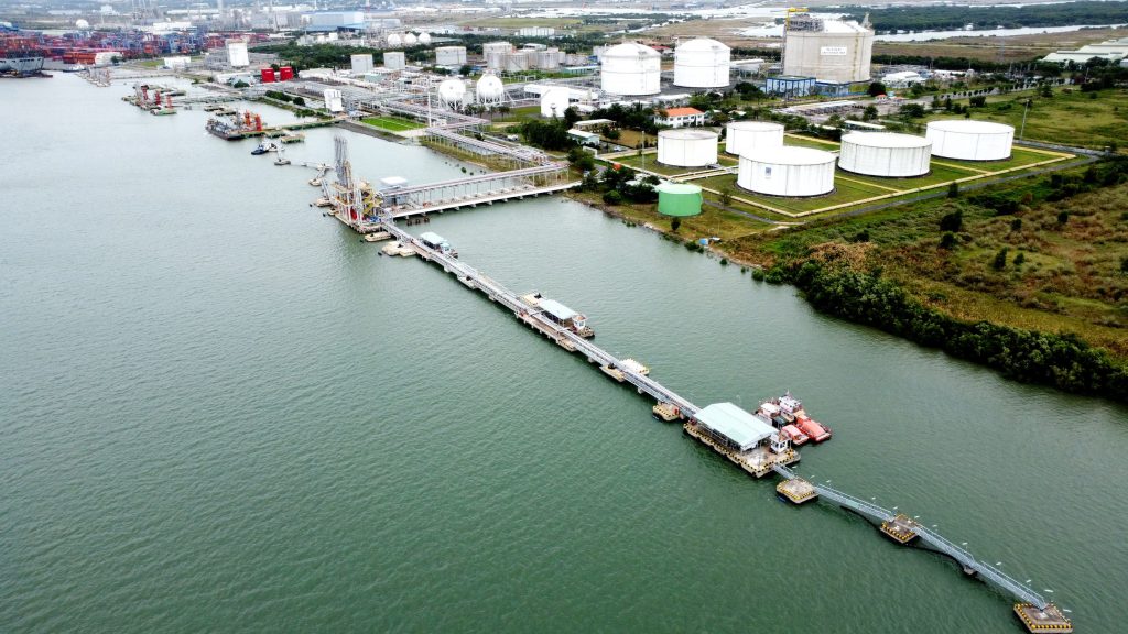 PetroVietnam Gas says Vietnam's first LNG terminal completed