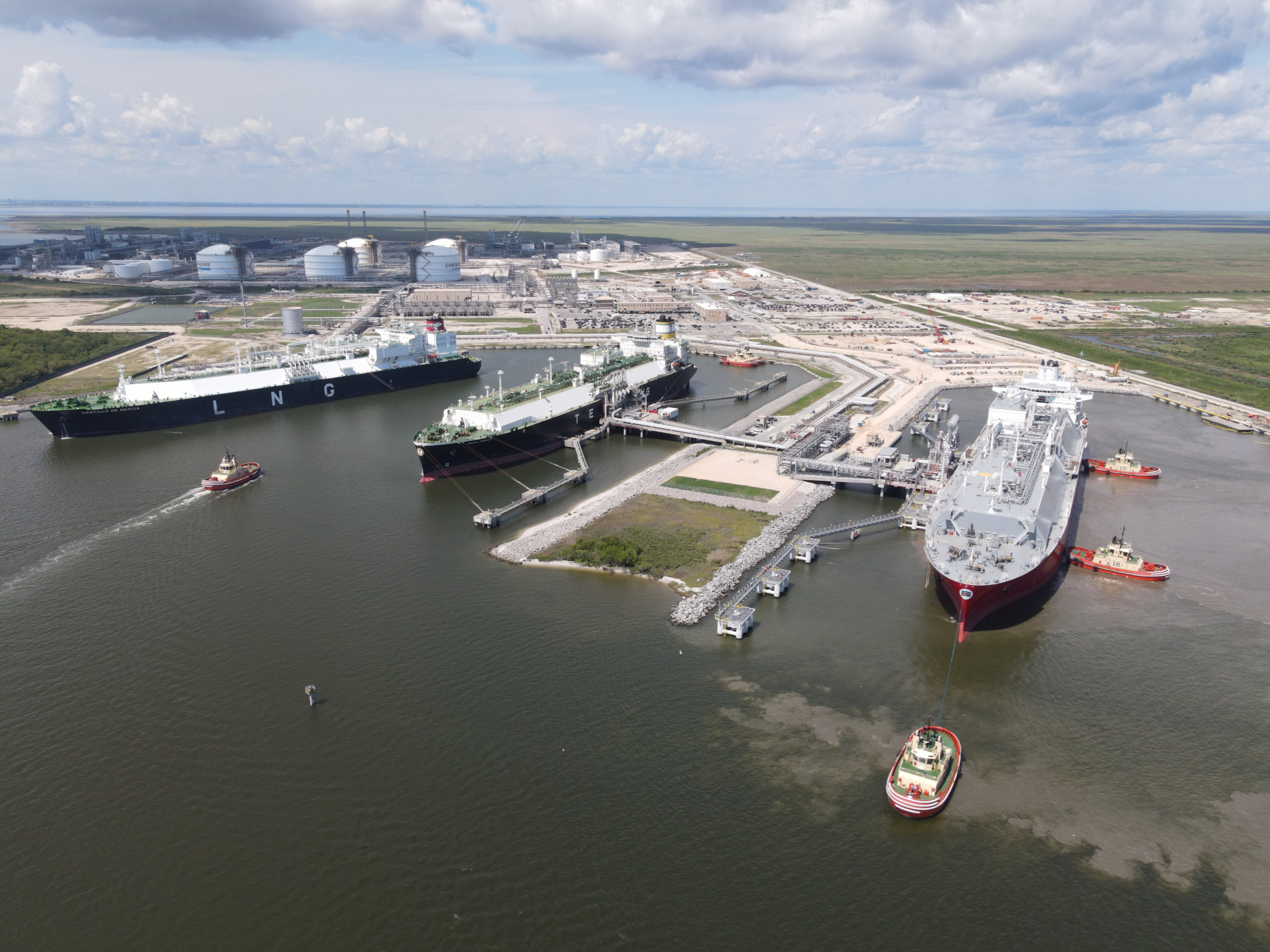 US weekly LNG exports rise to 24 cargoes