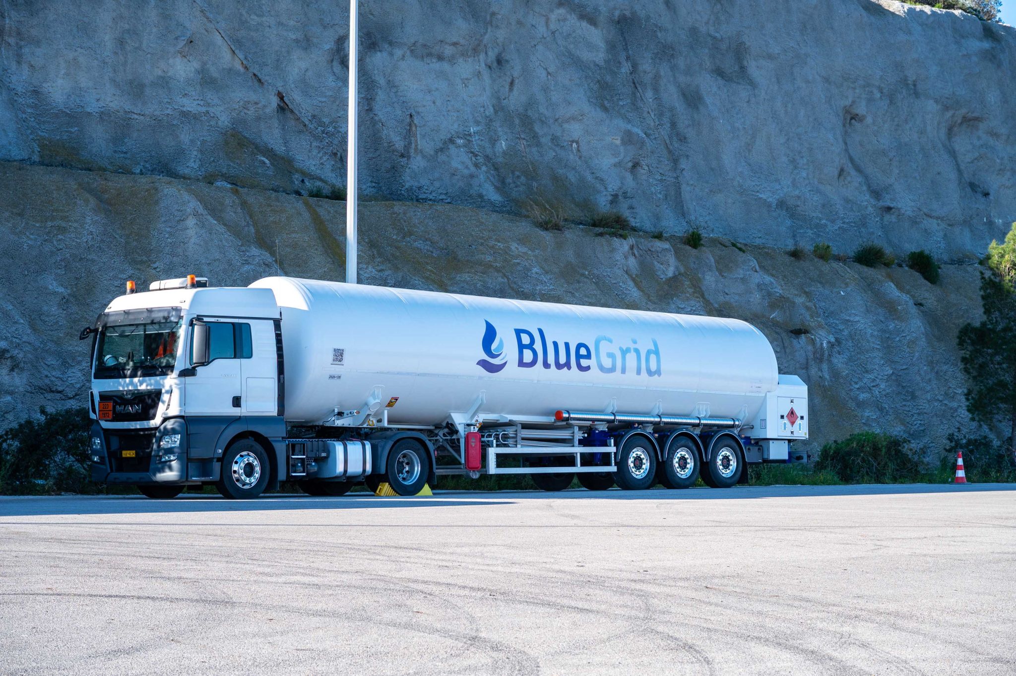 Greece's Blue Grid, Elinoil to launch first LNG station in Q1 2024