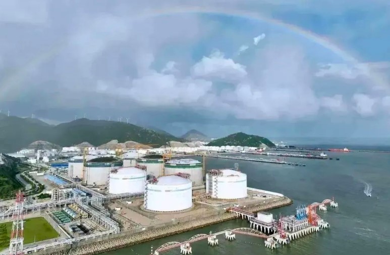 CNOOC progresses work on five giant Zhuhai LNG tanks