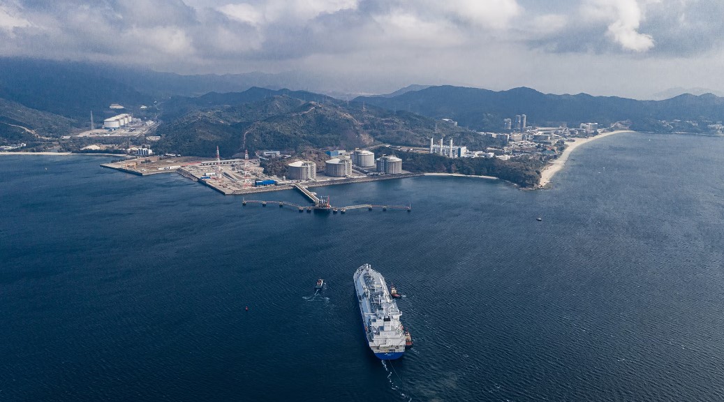 China's Dapeng LNG import terminal hits milestone