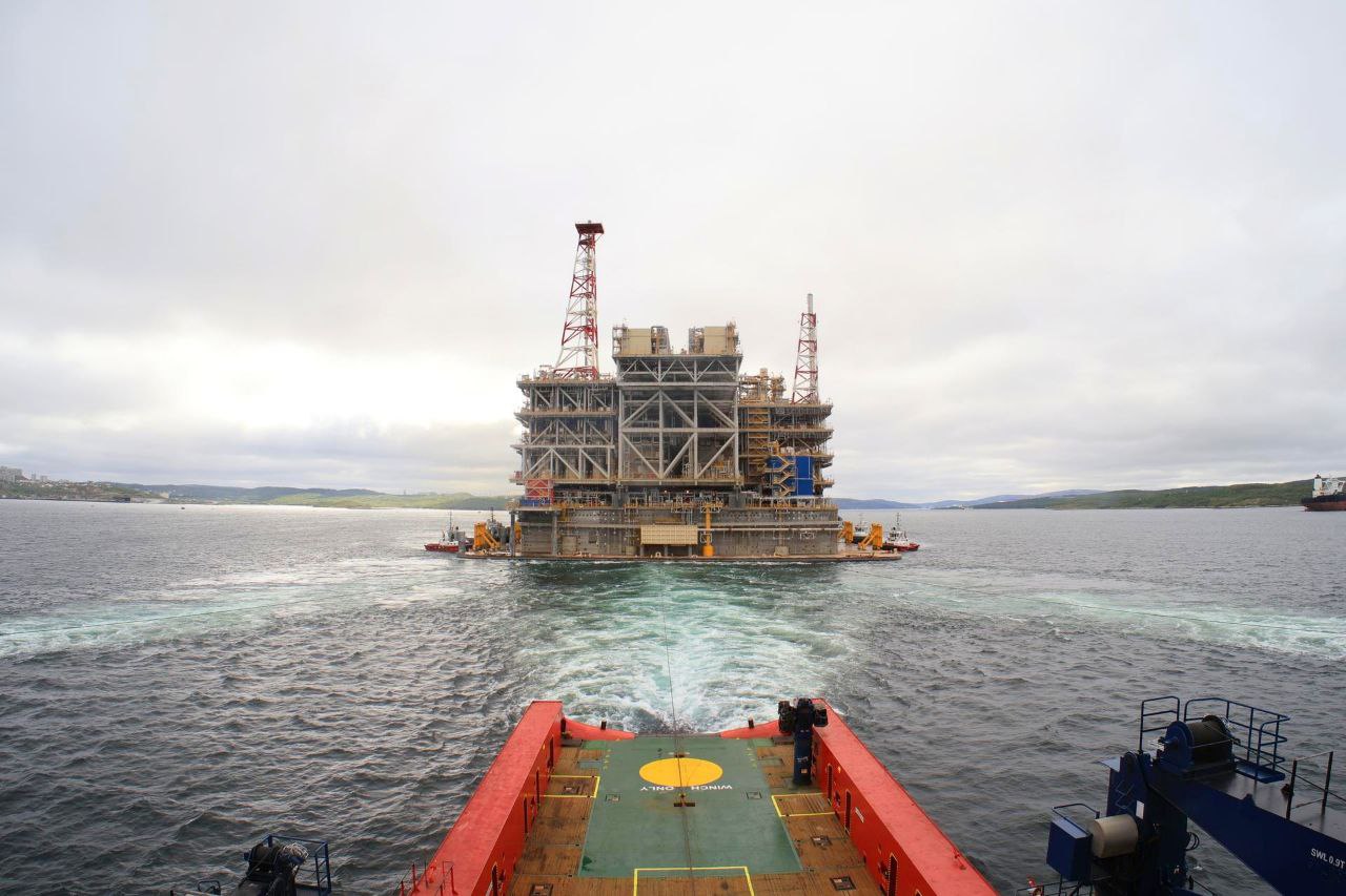 Novatek first Arctic 2 LNG GBS on way to Gydan