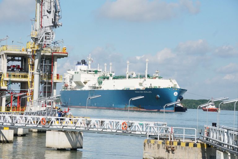 PetroVietnam Gas welcomes Vietnam's first LNG cargo