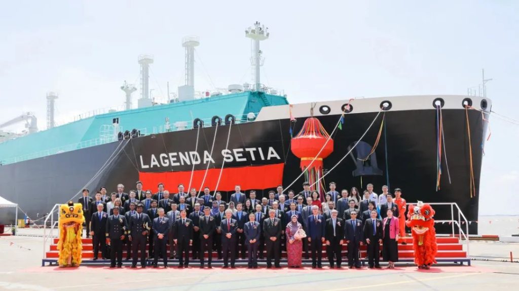 K Line names newbuild LNG carrier in China