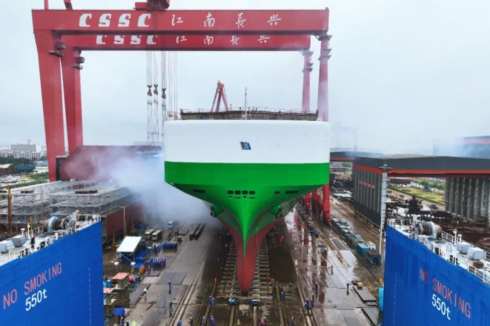Jiangnan launches Saic Anji's LNG-powered car carrier