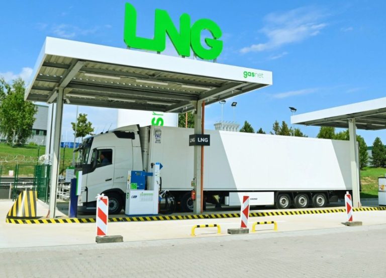 GasNet opens new Czech LNG fueling station