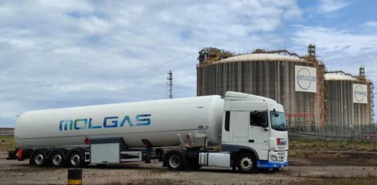 Molgas teams up with Enagas for El Musel LNG truck loading ops