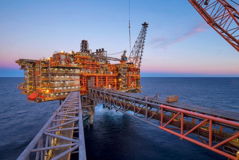 Woodside workers vote to strike at NWS LNG offshore platforms