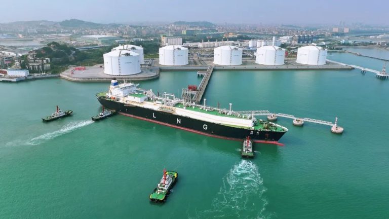 China boosts natural gas imports in August