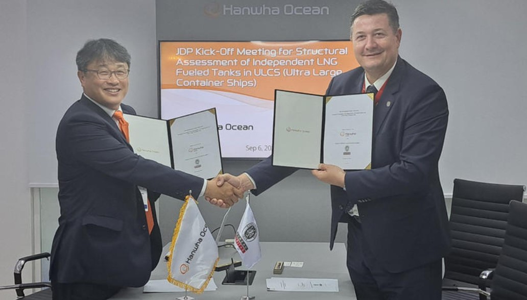 Hanwha Ocean, BV to work on LNG fuel tanks for large containerships