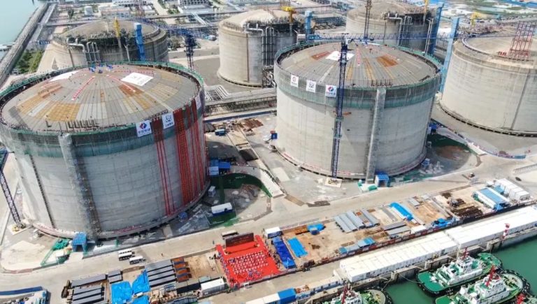PipeChina roofs raised on two Beihai LNG tanks