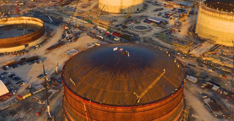 Venture Global roof lifted on third Plaquemines LNG tank
