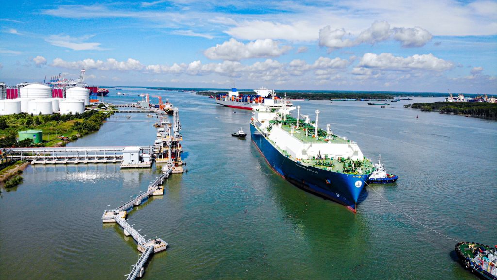 PetroVietnam Gas says to launch Thi Vai LNG import terminal in October