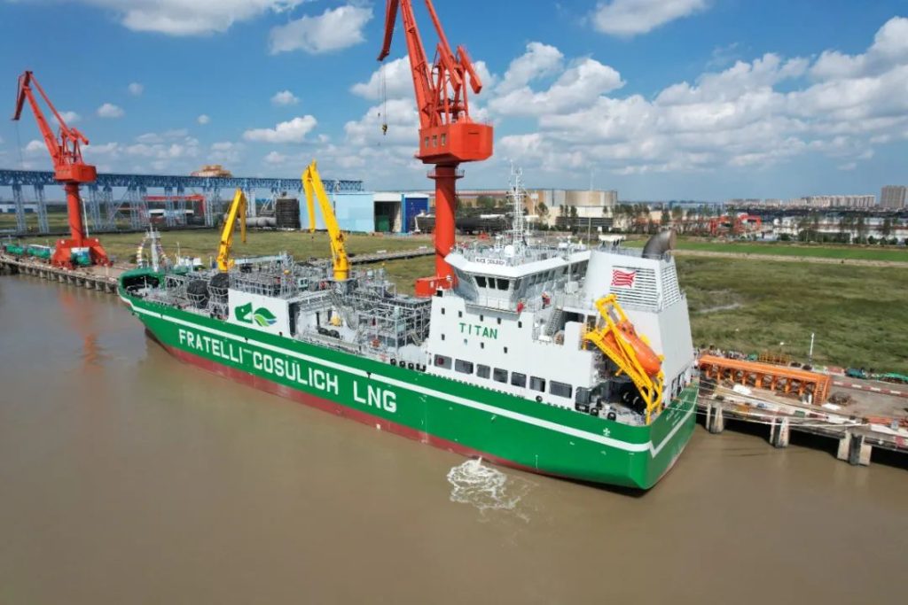 Fratelli Cosulich takes delivery of first LNG bunkering ship in China