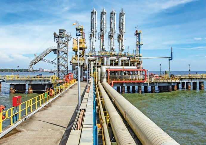 Petronet LNG reports higher profit, volumes