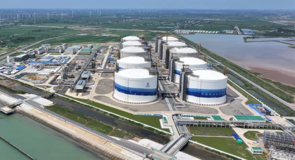 CNOOC nears completion of six giant Binhai LNG tanks