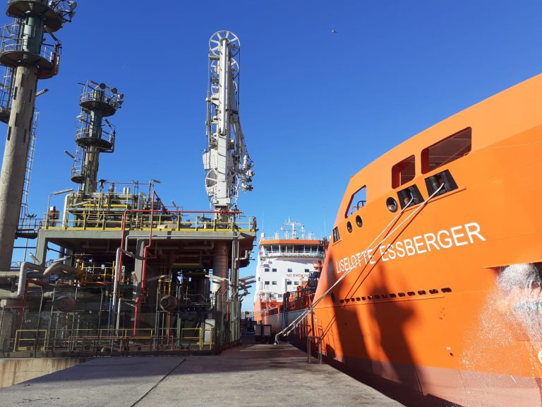 Molgas inks LNG bunkering deal with E&S Tankers