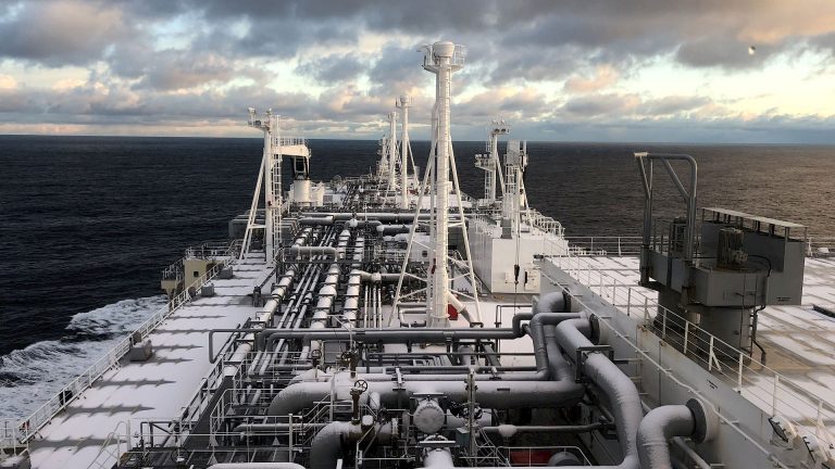 Seapeak, Shell extend LNG carrier charter deal