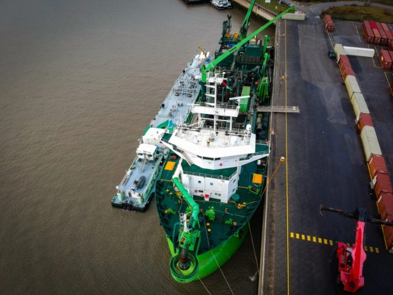 Molgas buys stake in Dutch LNG supplier Titan