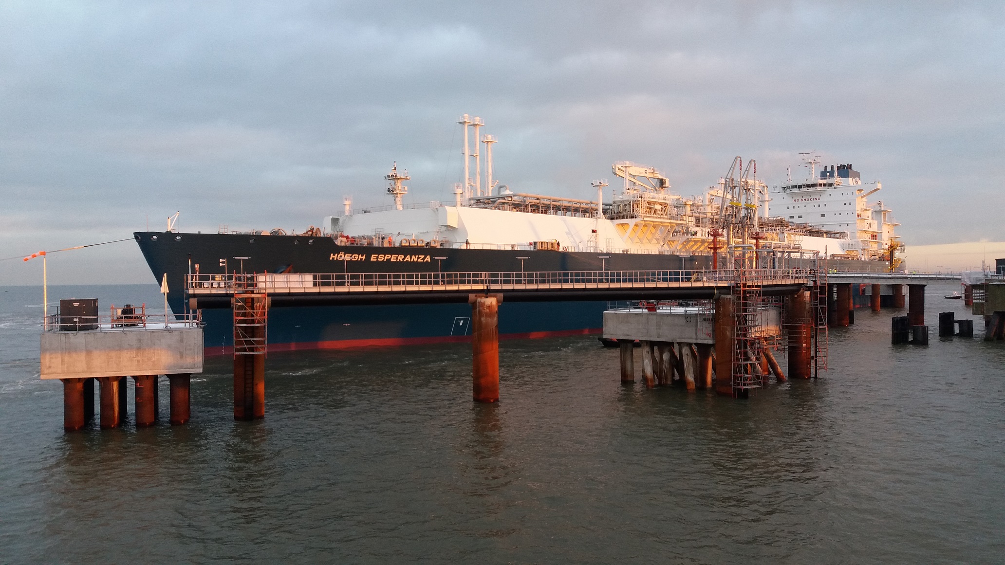 Uniper Germany's first LNG terminal received 42 cargoes this year