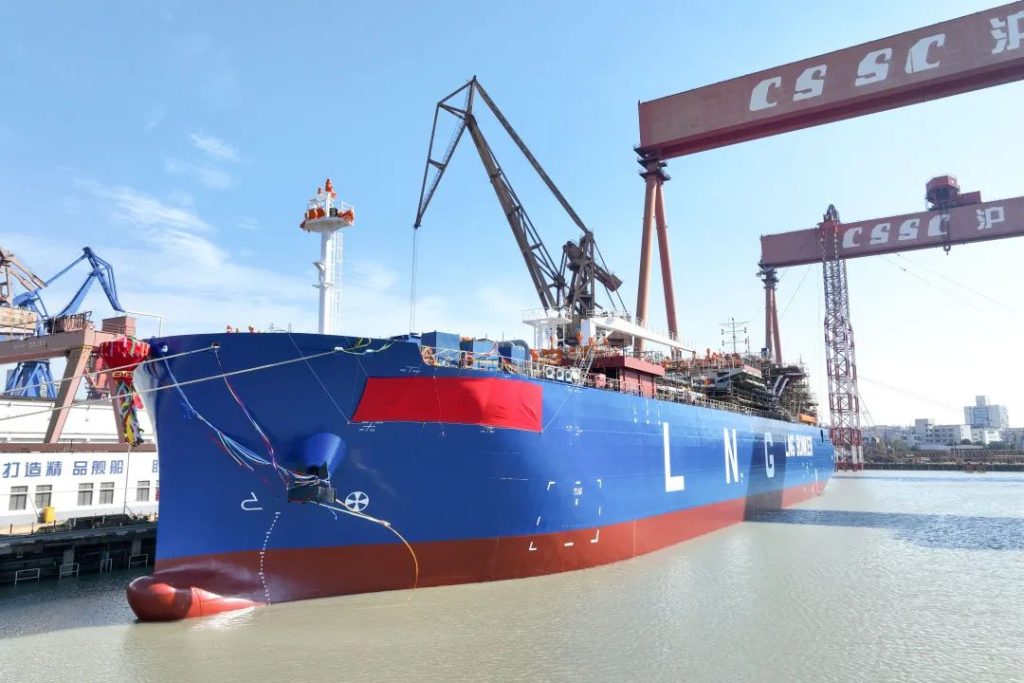 Hudong-Zhonghua launches Chinese LNG bunkering vessel