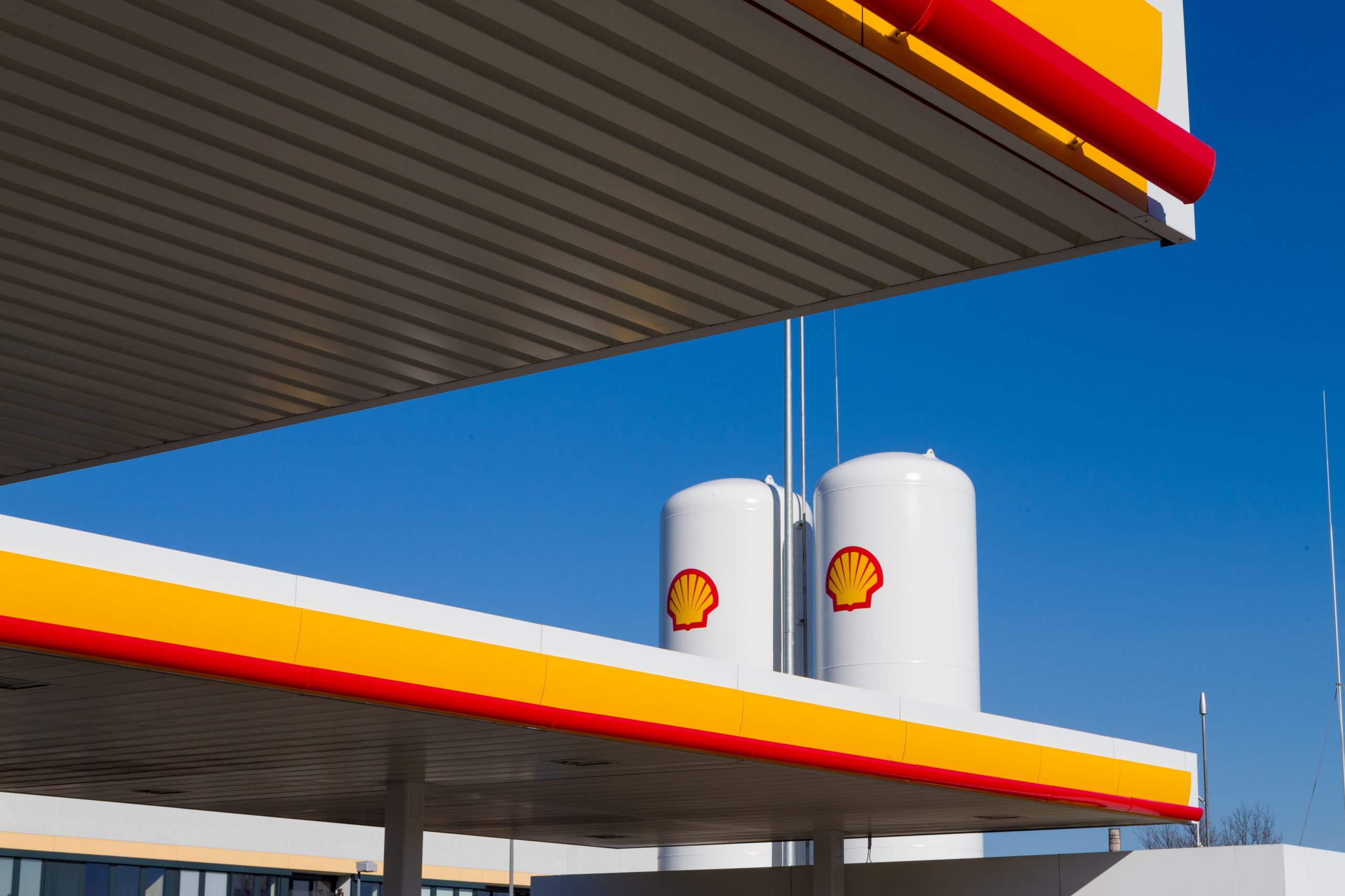 Shell expects 'significantly' higher LNG trading results in Q4