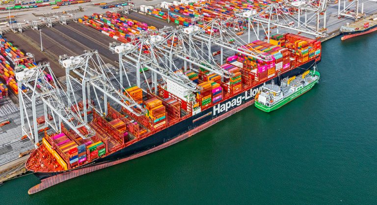 Hapag-Lloyd's containership in largest STS bio-LNG delivery