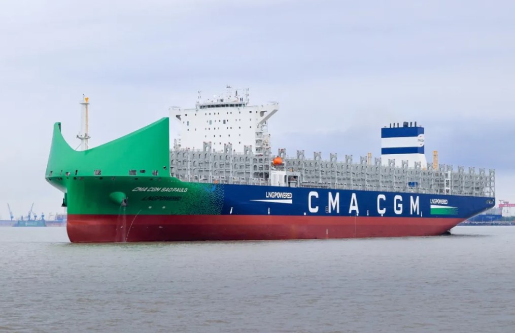 New LNG-powered containership joins CMA CGM's fleet
