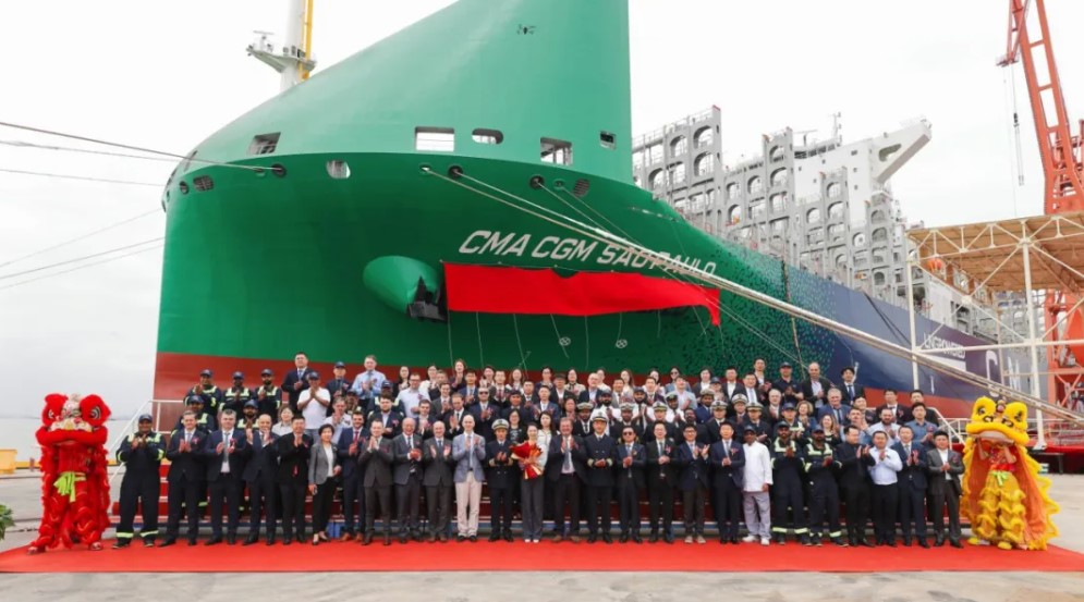 New LNG-powered containership joins CMA CGM's fleet