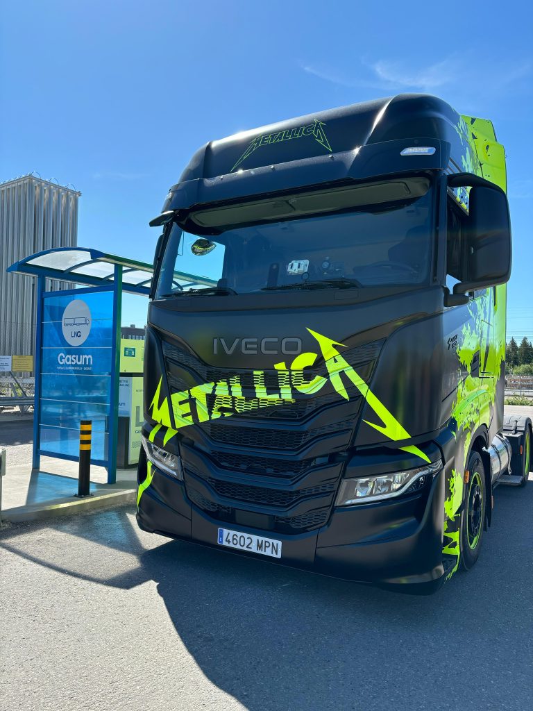 Gasum supplies bio-LNG to Metallica's tour trucks
