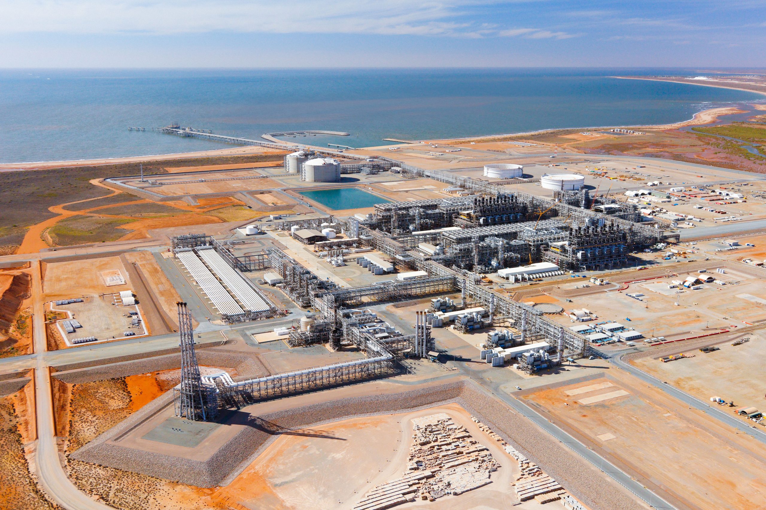 Chevron suspends Wheatstone LNG production